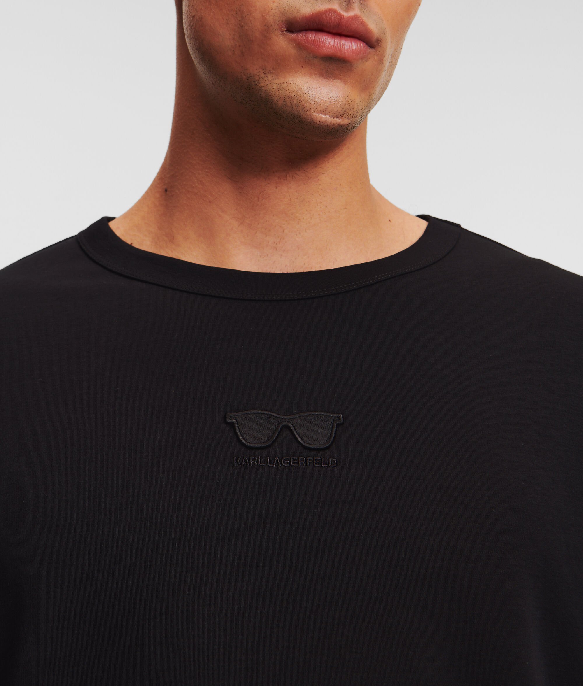 (image for) Domineering OVERSIZED SUNGLASSES T-SHIRT